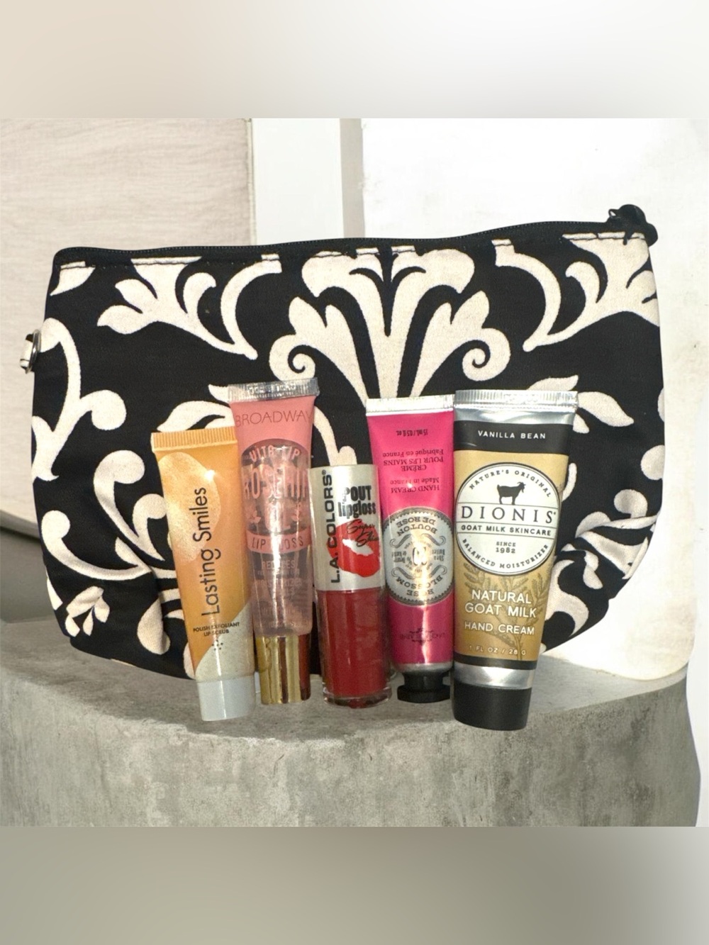 Makeup case bundle of 6 with hand creams, lip oil, gloss & Scrubs